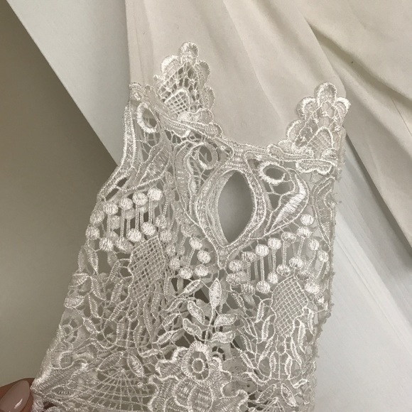 Karen Zambos White Lace Detail Top - Picture 3 of 4